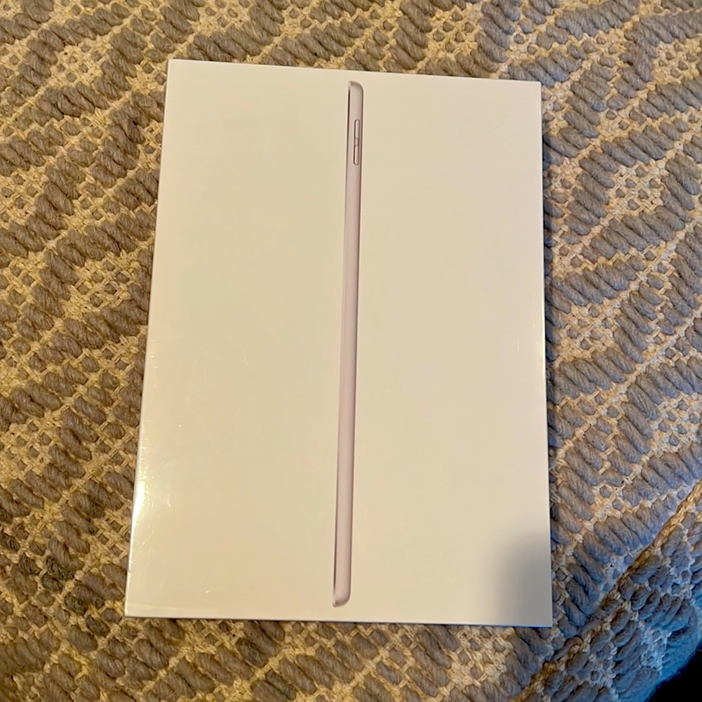 SOLD!! IPad (9th Generation) Wi-Fi